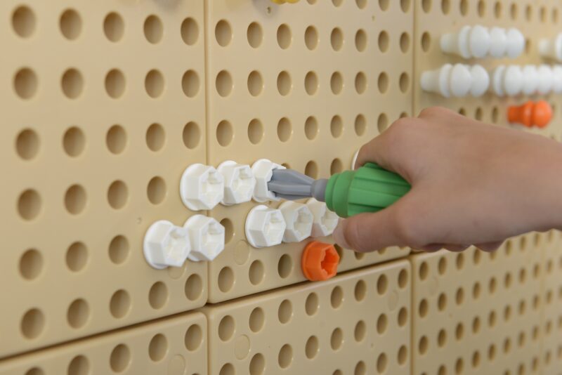 Zestaw narzędzia z wkrętarką 8 elementów - tablica naukowo-kreatywna Masterkidz STEM, zabawka dla dzieci