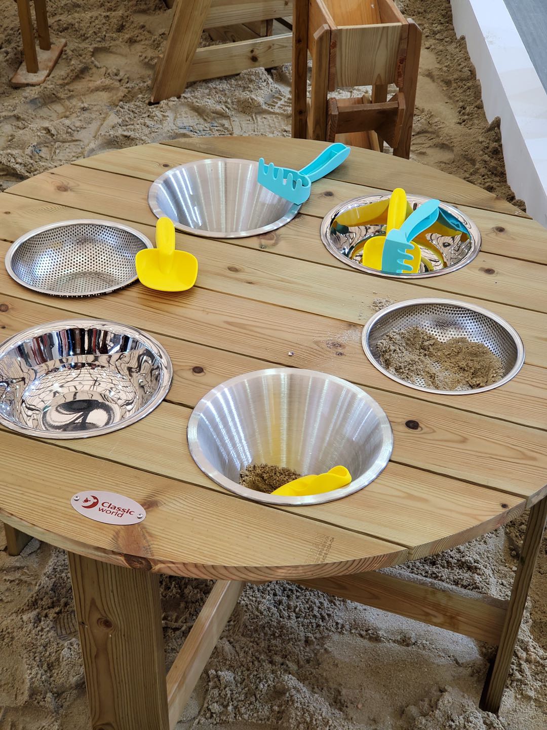 Edu stół edukacyjny ogrodowy 6 funkcji zabawa piaskiem płynem kamieniami, zabawka dla dzieci, Classic World