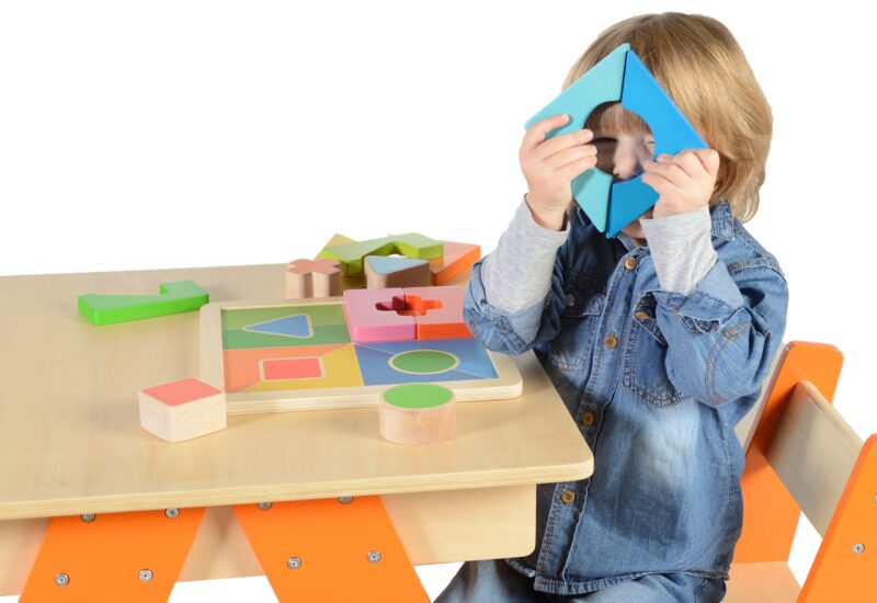 Drewniane puzzle geometryczne 12 elementów Masterkidz Montessori, zabawka dla dzieci