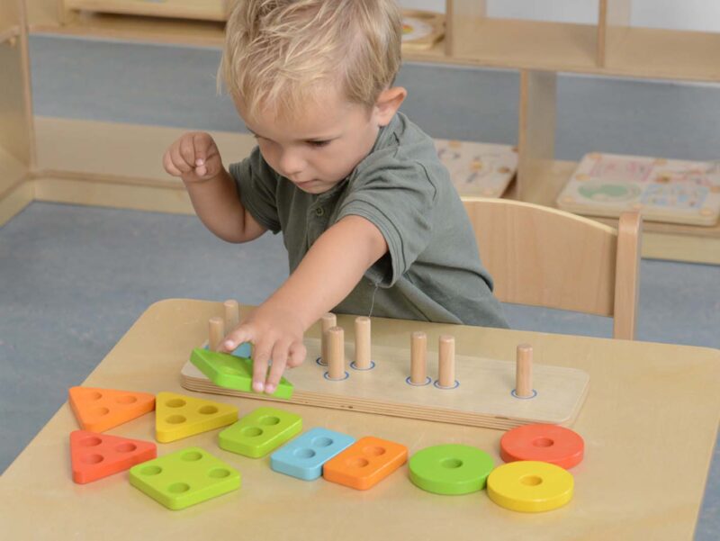 Drewniany sorter kształtów kolorowe klocki Masterkidz Montessori, zabawka dla dzieci