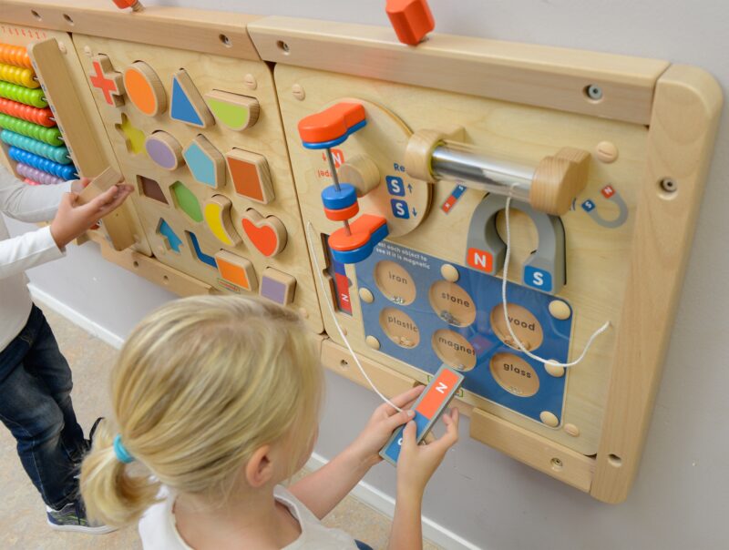 Nauka o przyciąganiu magnetycznym - tablica edukacyjna Masterkidz Montessori, zabawka dla dzieci
