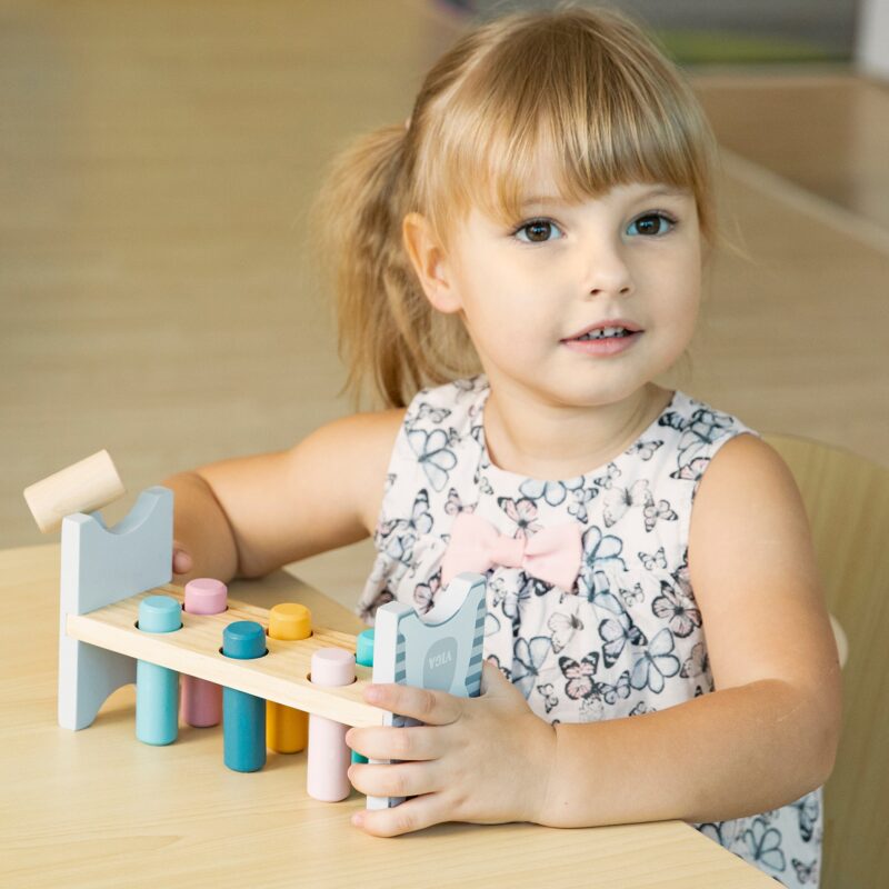 Drewniana ławeczka przebijanka wbijanka z młotkiem - polarb Montessori, zabawka dla dzieci, Viga