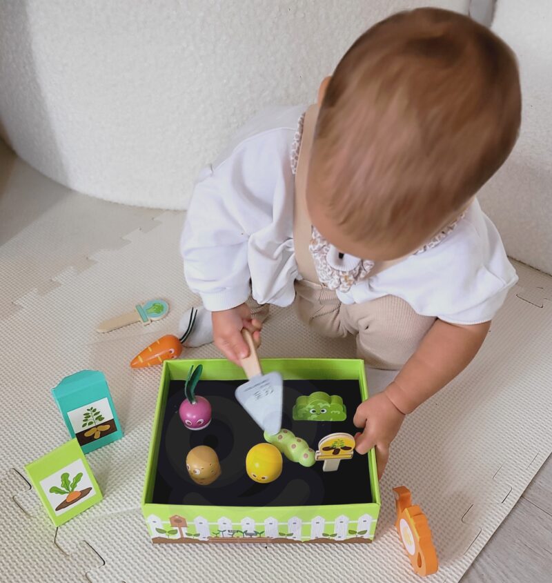 Drewniany ogródek warzywny Montessori grządka zestaw ogrodnik, zabawka dla dzieci, Tooky Toy