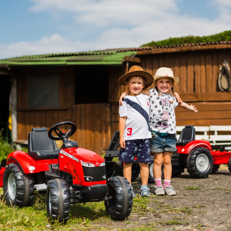 Traktor massey ferguson czerwony na pedały z przyczepką od 3 lat, zabawka dla dzieci, FALK