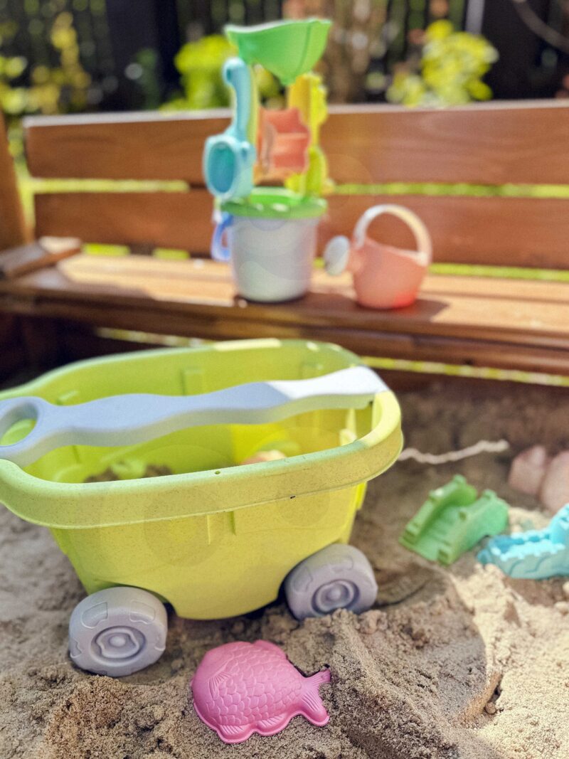 Green zestaw do piasku z wózkiem 13 el. biodegradowalny organiczny materiał, zabawka dla dzieci, Woopie