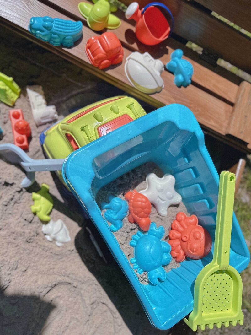 Zestaw do piasku z ciężarowką 51 cm xxl i foremkami 20 el., zabawka dla dzieci, Woopie