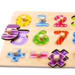 Drewniane puzzle nauka liczenia układanka z pinezkami cyferki, zabawka dla dzieci, Tooky Toy