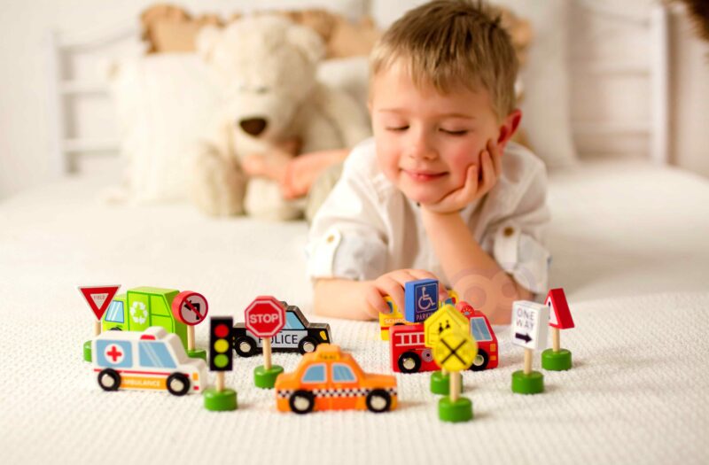 Zestaw drewnianych pojazdów i znaków drogowych, zabawka dla dzieci, Tooky Toy